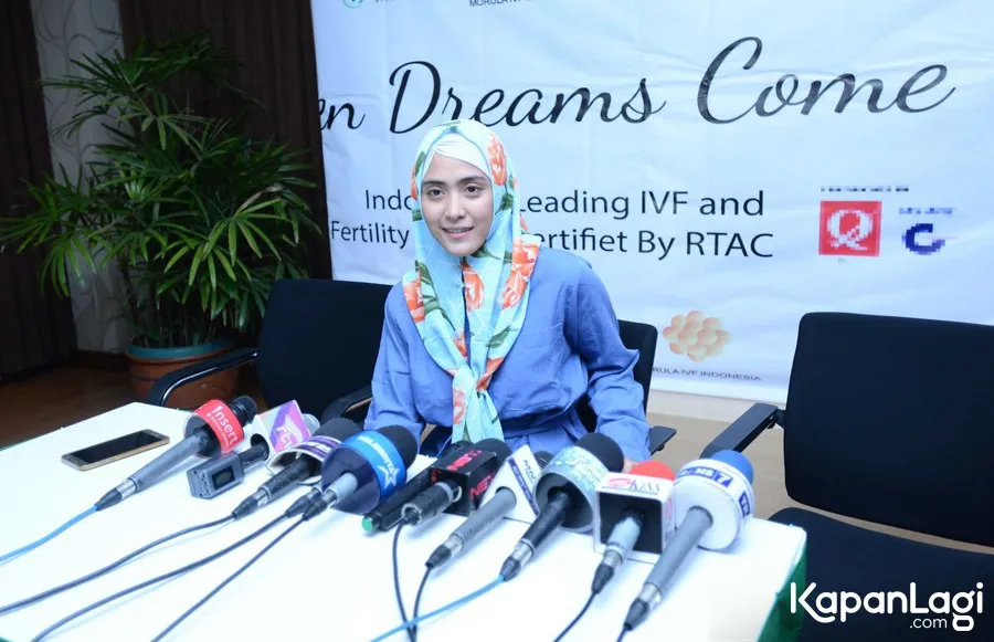 April Jasmine istri Ustaz Solmed ungkap alasan mengapa memilih lakukan program bayi tabung. © KapanLagi.com/Bayu Herdianto