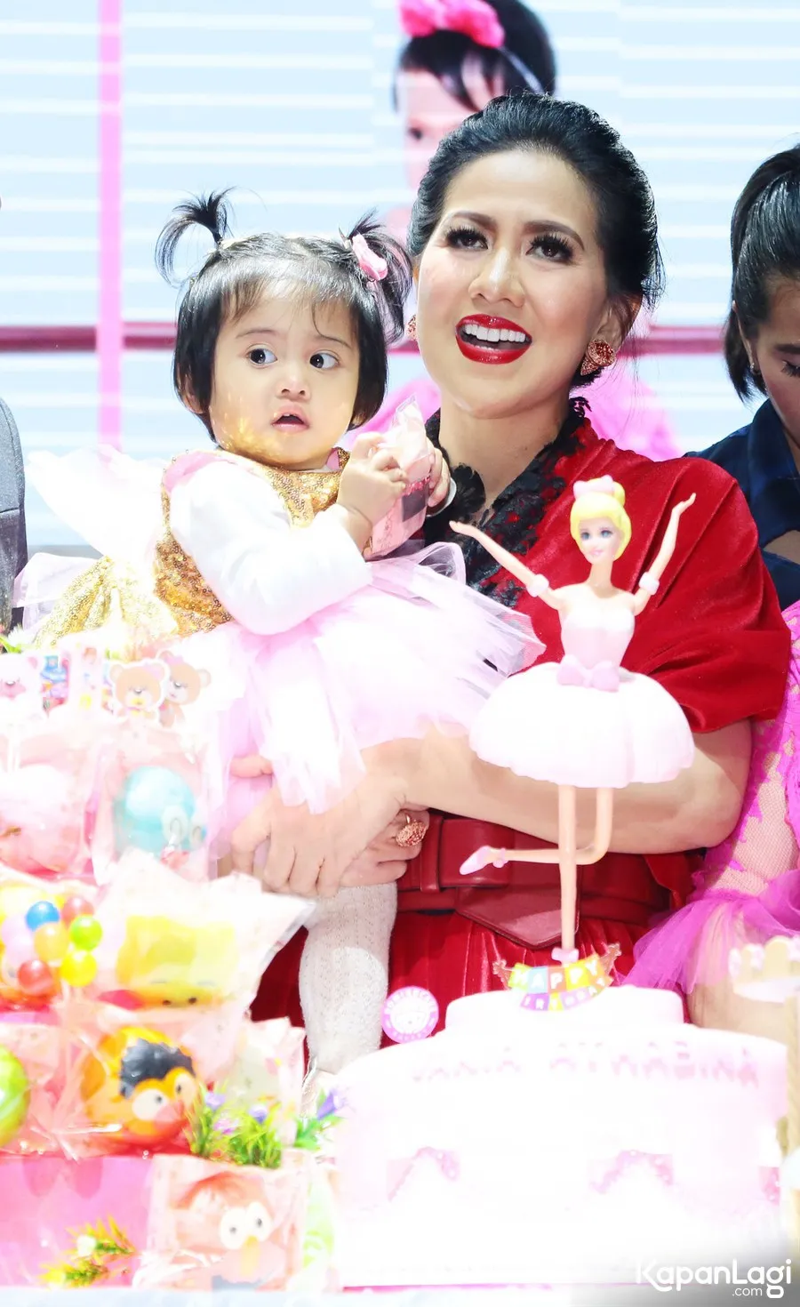 Kecil-kecil, Vania sudah punya fanbase besar © KapanLagi.com®/Agus Apriyanto