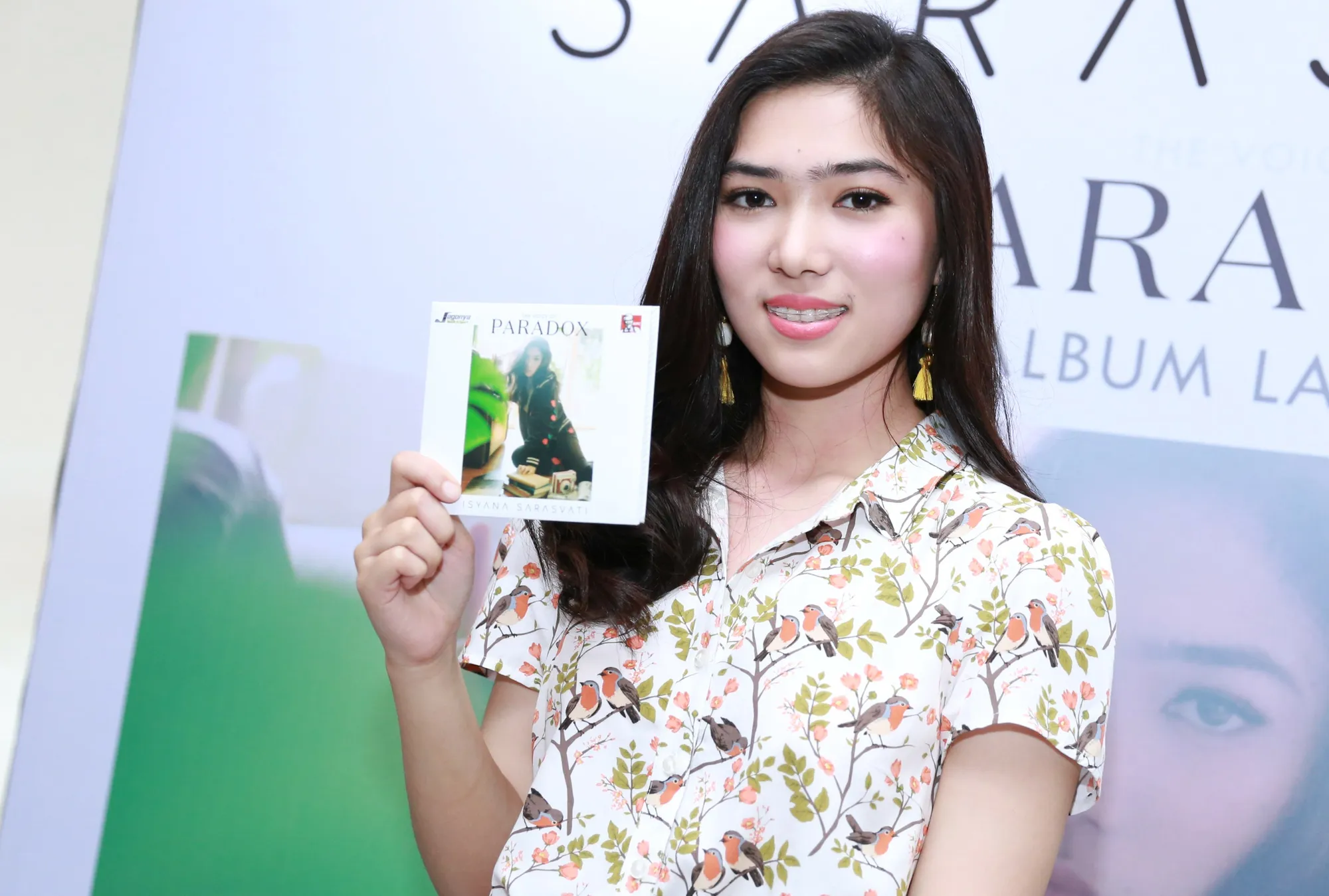 'PARADOX', album kedua Isyana Sarasvati yang memuat kisah hidupnya selama 2 tahun terakhir © KapanLagi.com/Agus Apriyanto