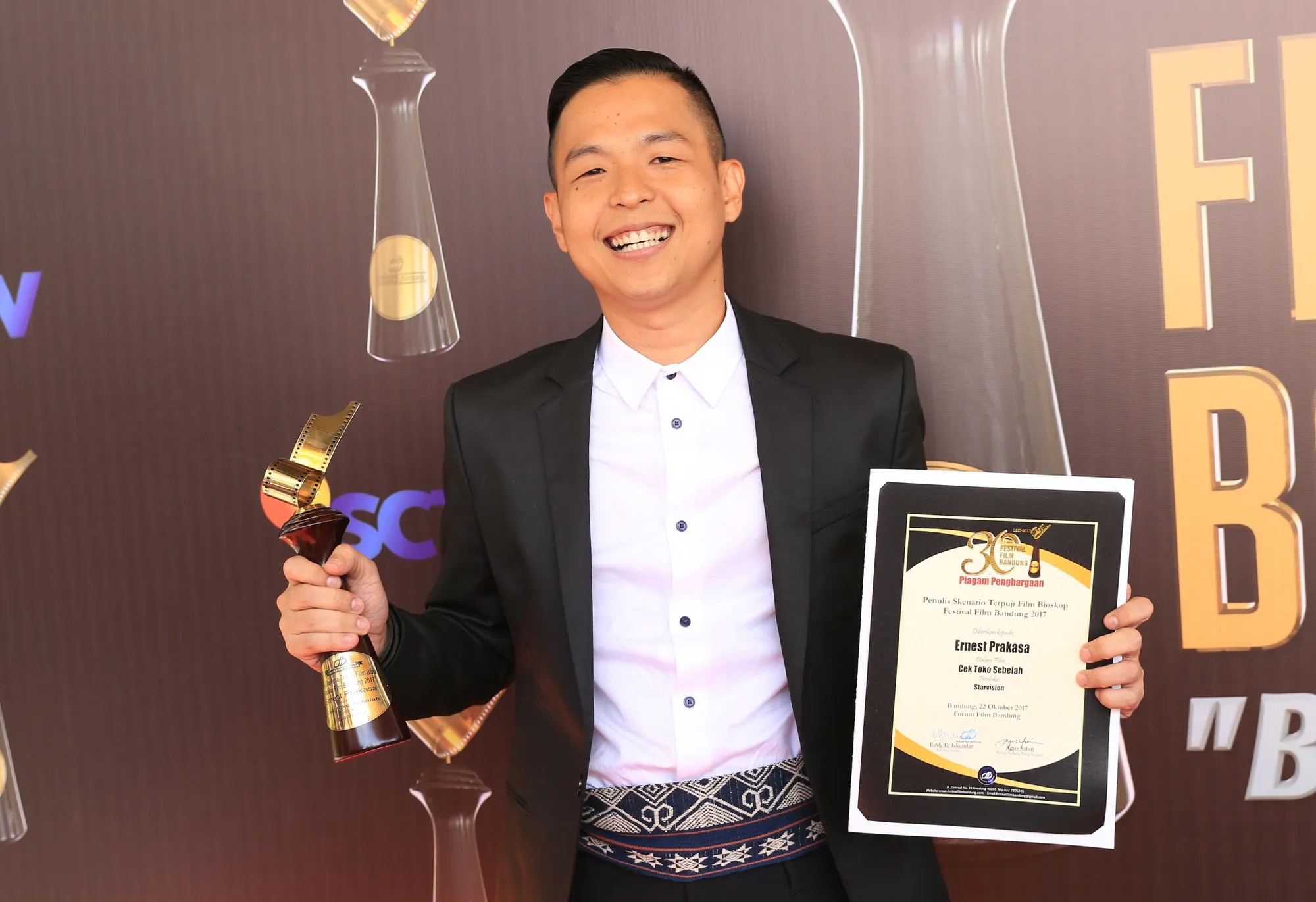 Ernest Prakasa tetap optimis untuk merilis film 'SUSAH SINYAL' di bulan Desember © KapanLagi.com/Agus Apriyanto