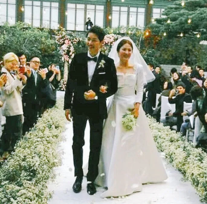 Pernikahan Song Joong Ki dan Song Hye Kyo. © Twitter/kikyosongsong