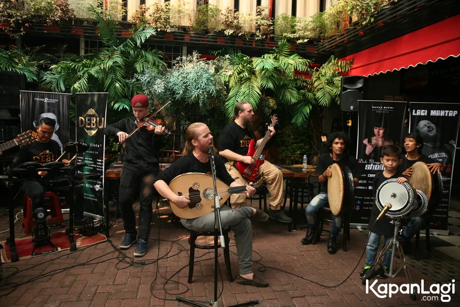 Debu rilis single anyar © KapanLagi.com®/Akrom Sukarya