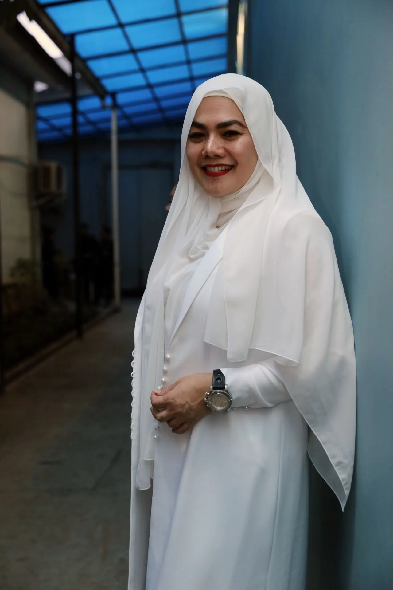 Menurut praktisi hukum M Zakir Rasyidin, Sarita Abdul Mukti harus menyelesaikan masalah ini dengan kepala dingin © KapanLagi.com/Muhammad Akrom Sukarya