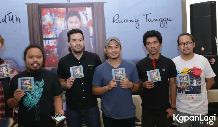 Meski memilih keluar, Is pastikan tidak ada konflik di antara personel Payung Teduh. © KapanLagi.com/Agus Apriyanto