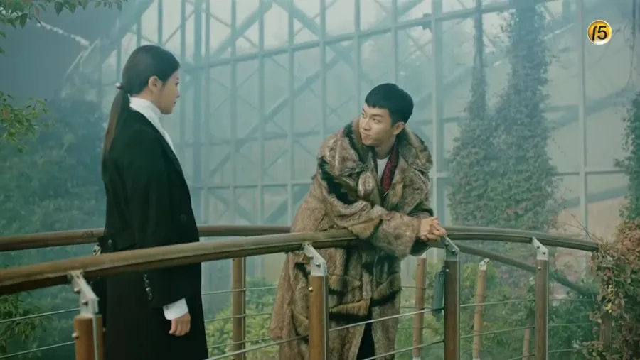 Sun Oh Kong dan Jin Sun Mi yang kembali bertemu setelah 25 tahun. © tvN