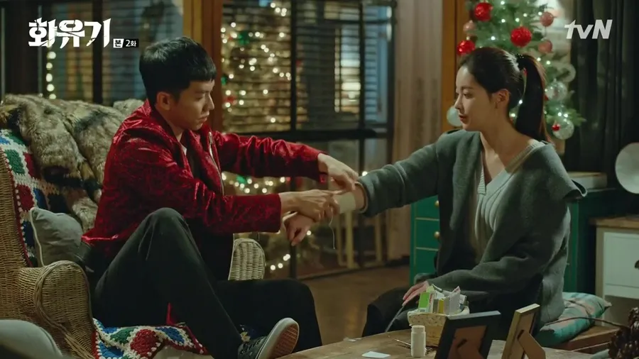 Hanya di HWAYUGI ini pemirsa bisa melihat kisah cinta romantis sang Siluman Kera. © tvN