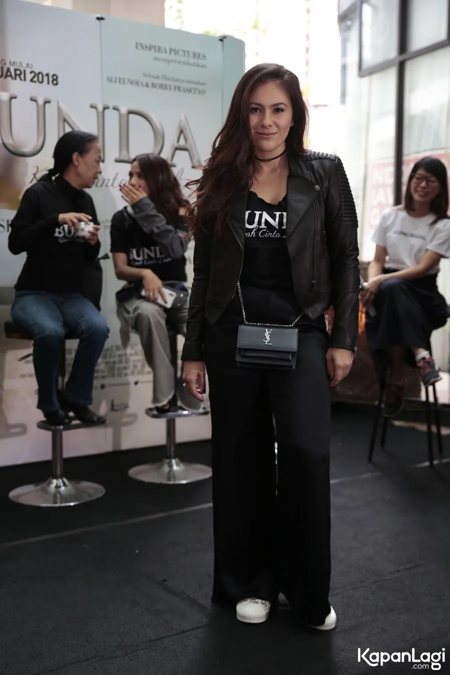 Wulan Guritno salah satu sahabat Chicco Jerikho tidak mau ikut berkomentar soal kabar pernikahan yang beredar. © KapanLagi.com/Muhammad Akrom Sukarya