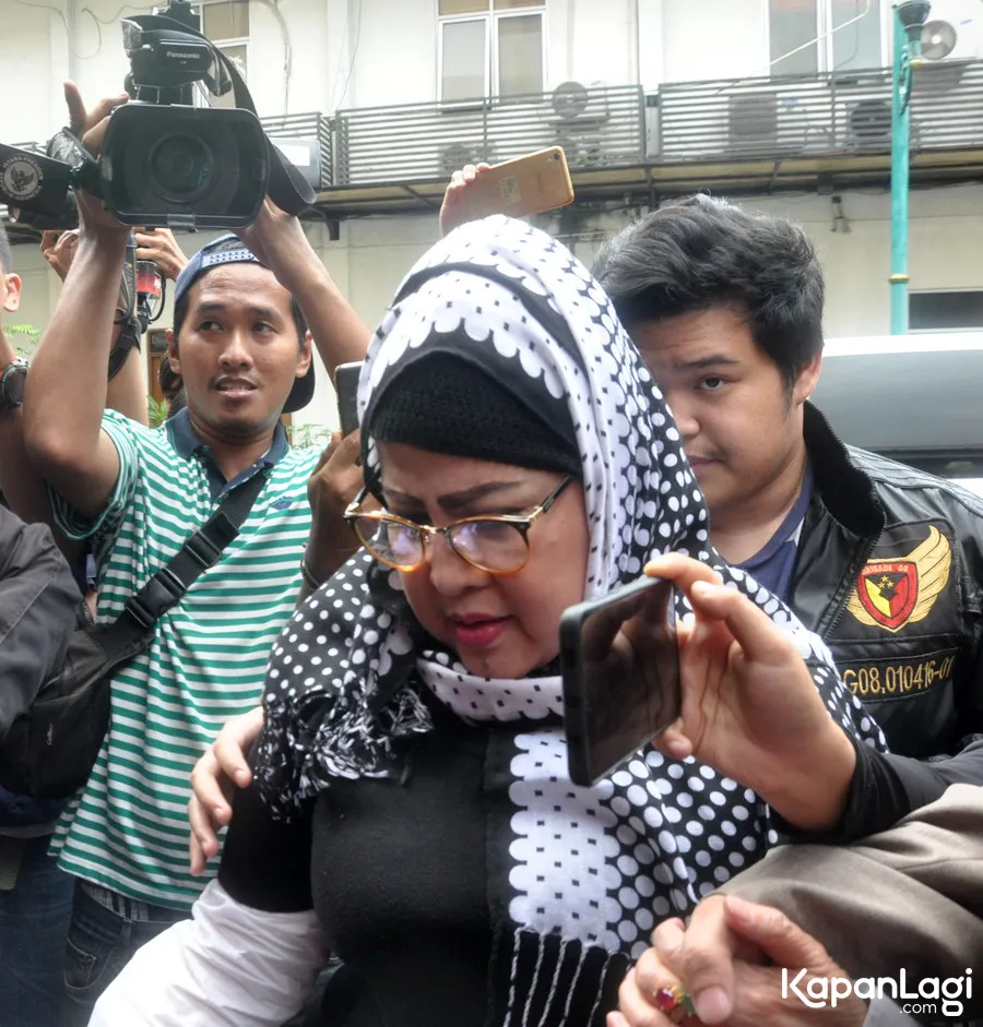 Perasaan Elvy hancur / Credit: KapanLagi - Akrom Sukarya