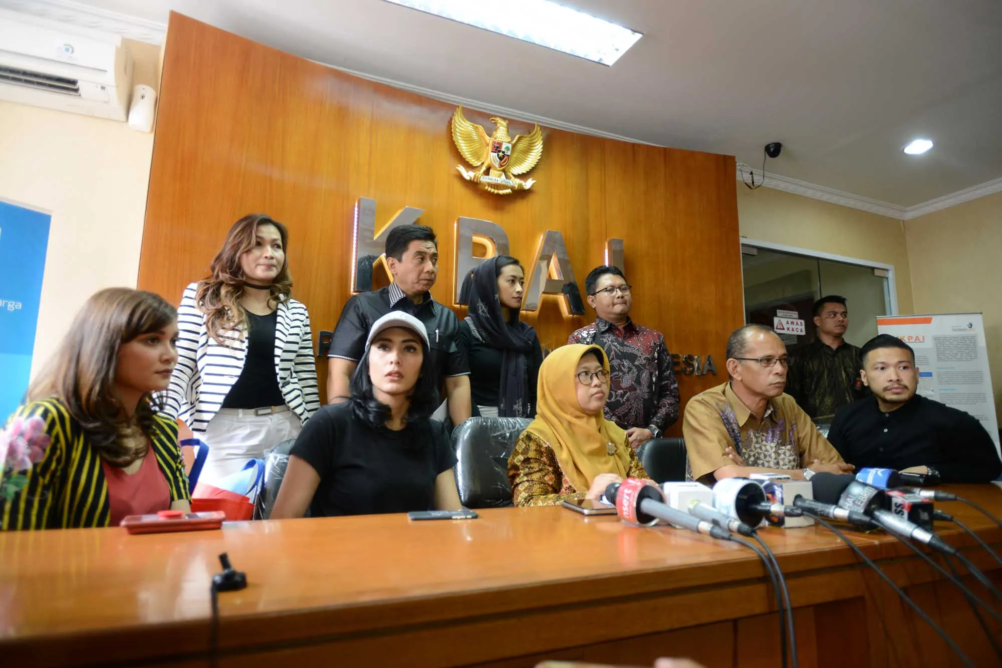 Tyas Mirasih tertawa ketika ditanya soal perusahaan milik ayah ACB ©KapanLagi.com/Bayu Herdianto