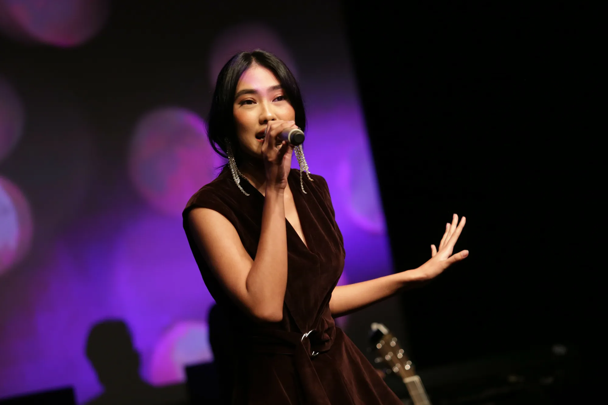 Sudah temukan chemistry, jadi alasan lain kenapa Alika ajak Barsena untuk berduet © KapanLagi.com/Agus Apriyanto