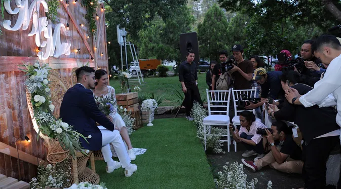 Pernikahan Petra Sihombing dan Firrina. © KapanLagi.com/Deki Prayoga - Bintang.com