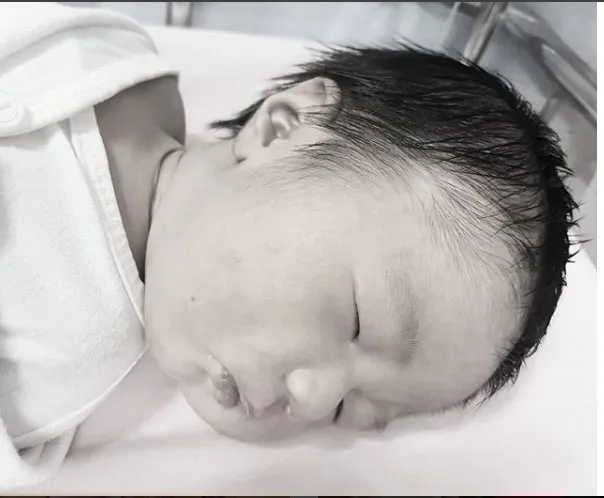 Meski tak bisa melahirkan secara normal, Nycta Gina tetap bersyukur © instagram.com/kinosnoski