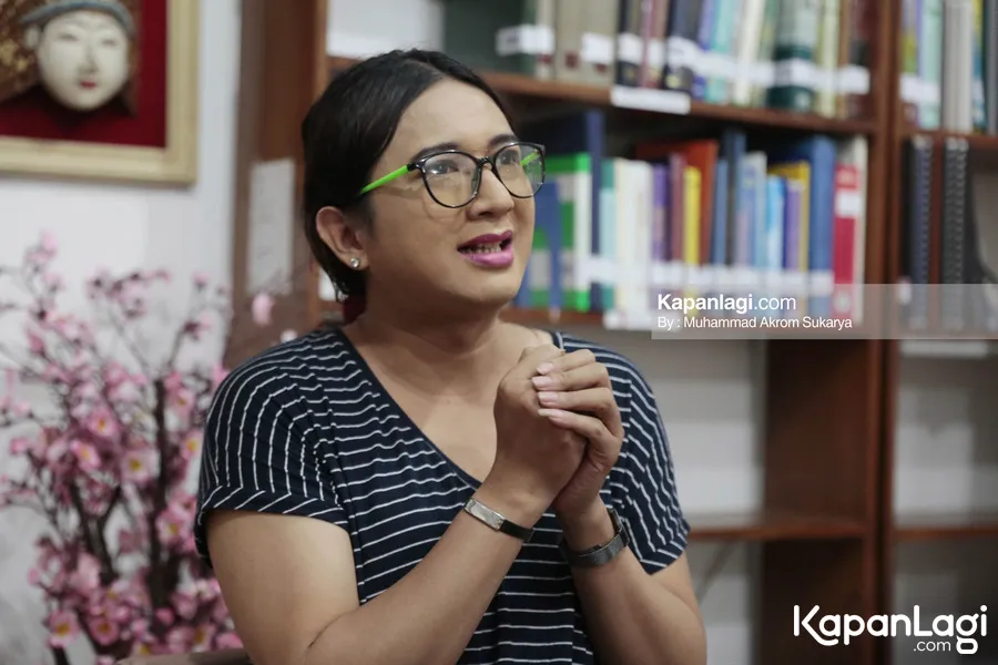 Merlyn adalah transgender yang berprestasi / Credit: KapanLagi
