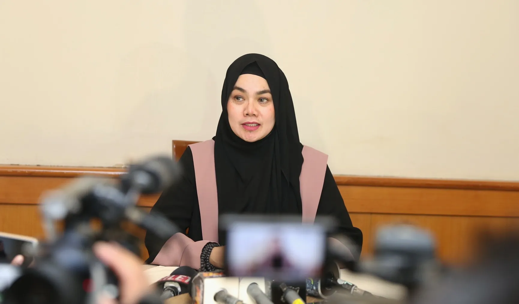 Sarita Abdul Mukti ungkap jika harta Faisal Haris sudah ludes © Bintang.com