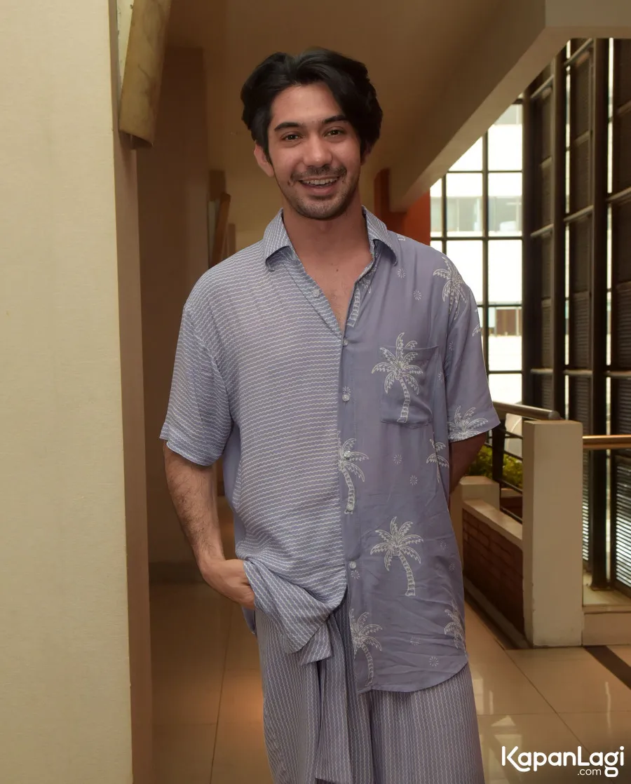 Reza Rahardian belajar pada sembilan tunanetra demi perannya dalam THE GIFT. © KapanLagi.com/Muhammad Akrom Sukarya