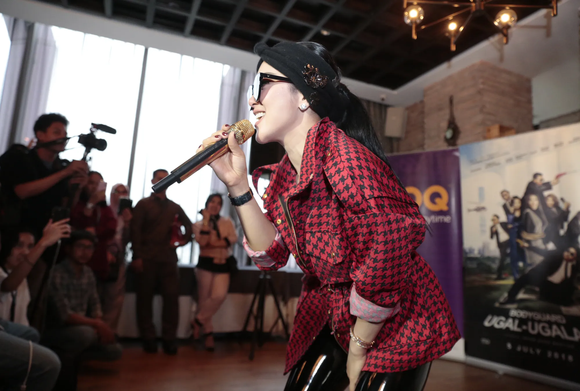 Meski merasa dirugikan, Syahrini tetap bersyukur karena gosip pun ikut mendatangkan rezeki untuknya © KapanLagi.com/Muhammad Akrom Sukarya