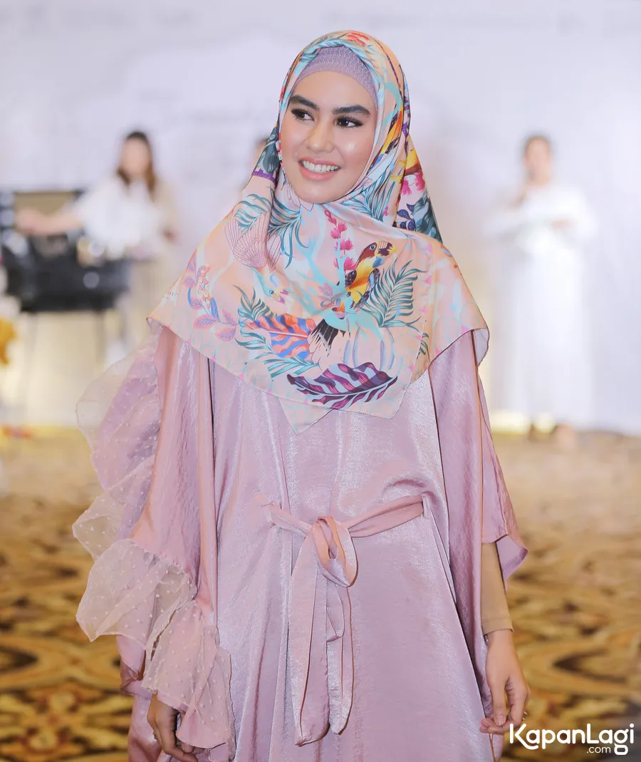 Sudah berhijab, Kartika Putri rasakan perbedaan saat lakukan ibadah puasa di bulan Ramadan. © KapanLagi.com/Muhammad Akrom Sukarya