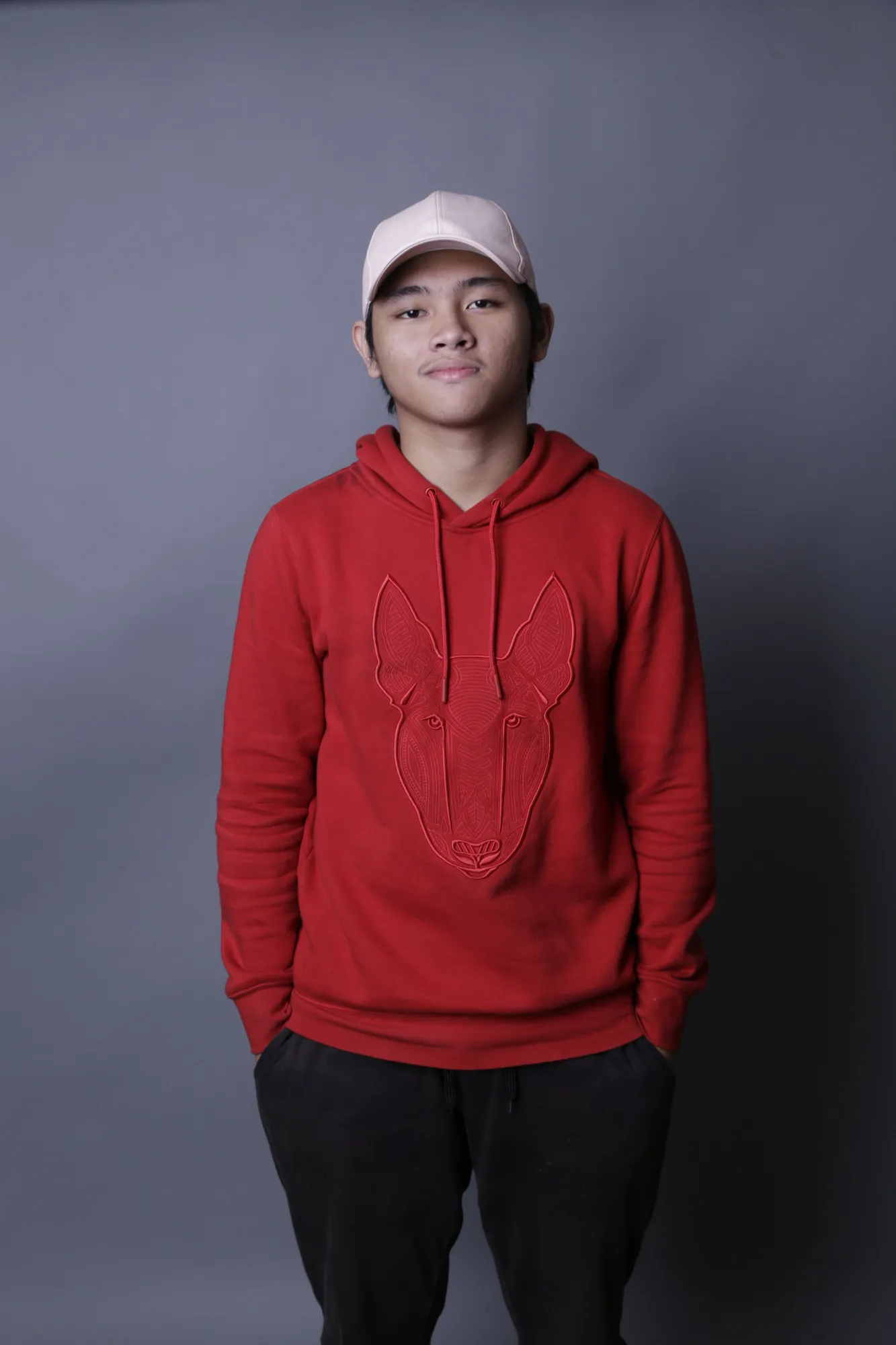 Aldi tengah menyiapkan lagu untuk album terbarunya © KapanLagi.com/Agus Apriyanto