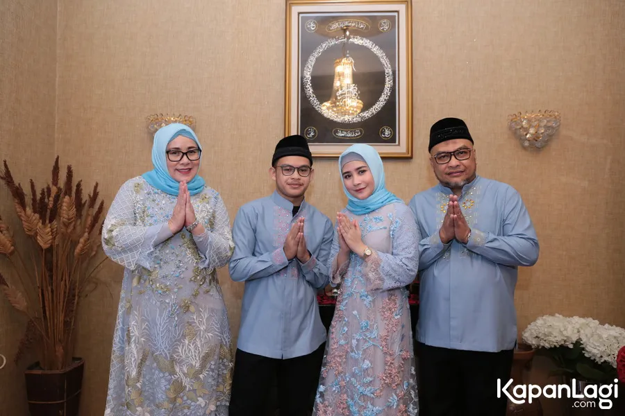 Penampilan kompak keluarga Prilly Latuconsina. © KapanLagi.com/Muhammad Akrom Sukarya