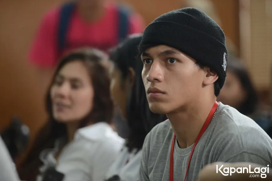 Sederet artis datang di sidang pembacaan pledoi Tio / Credit: KapanLagi - Bayu Herdianto