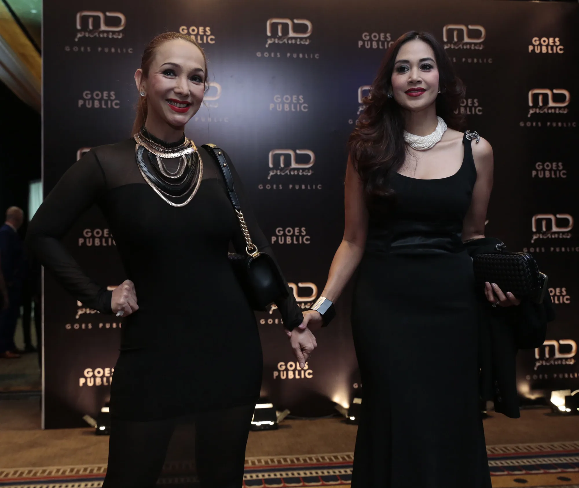Mundur Dari Dunia Keartisan