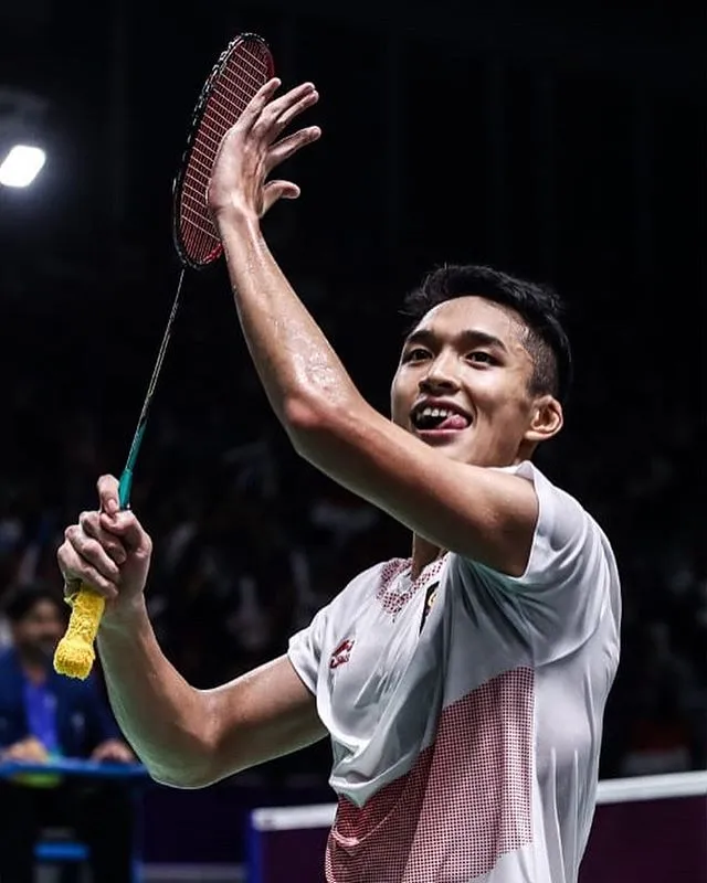 Credit: via instagram.com/jonachivers_