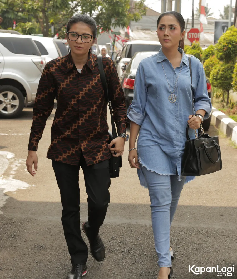 Bertahan Demi Anak