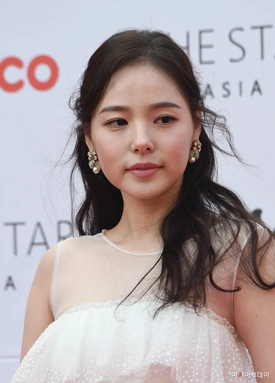 Min Hyo Rin
