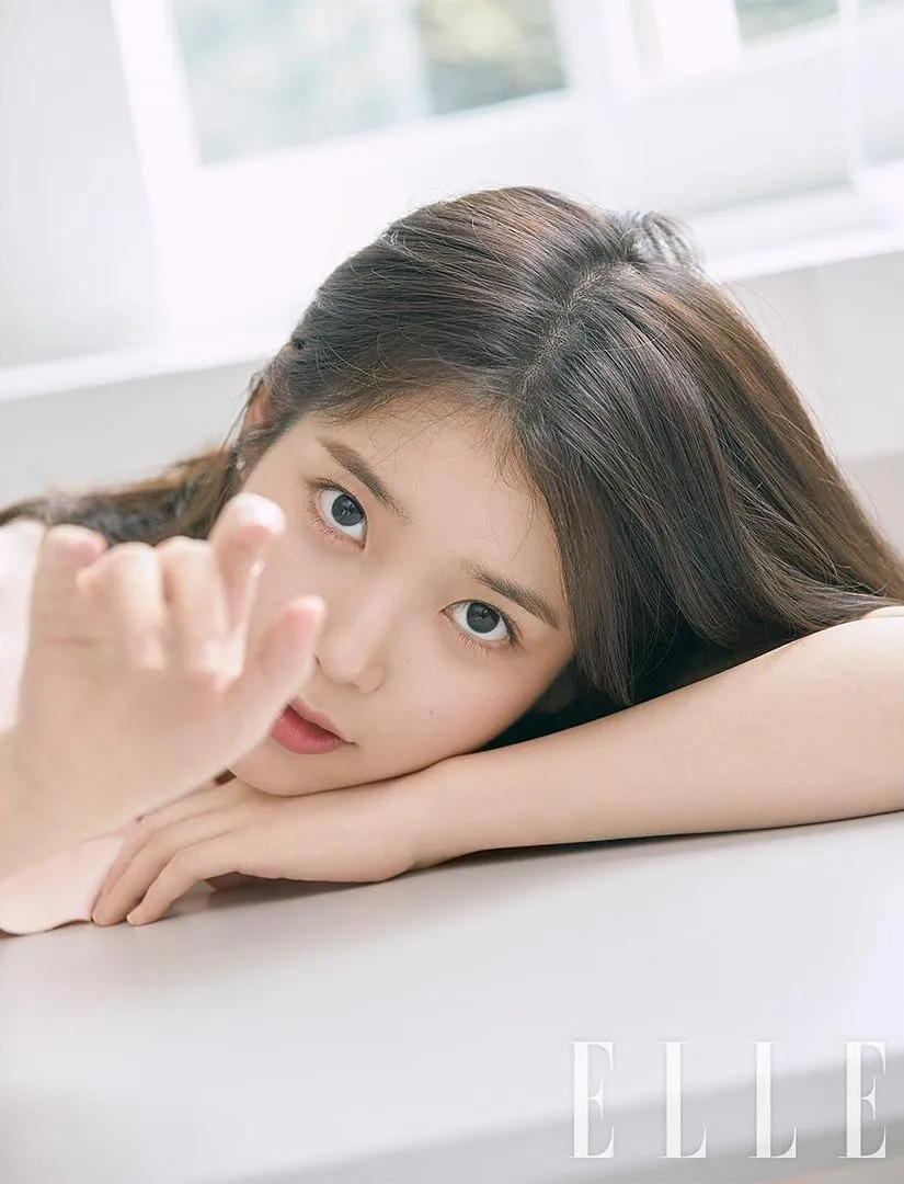 IU © Elle Magazine