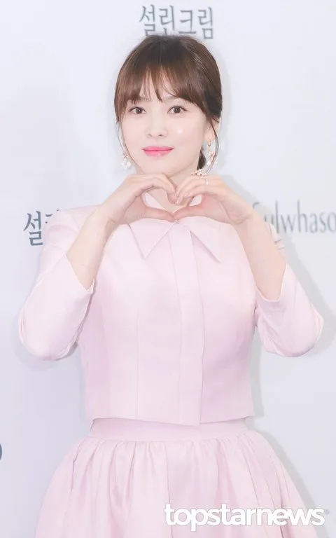 © Topstarnews