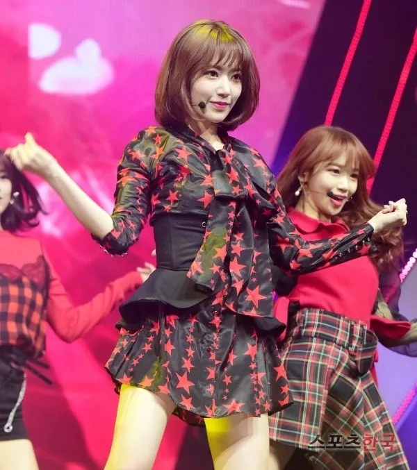 Sakura IZONE di Debut Showcase