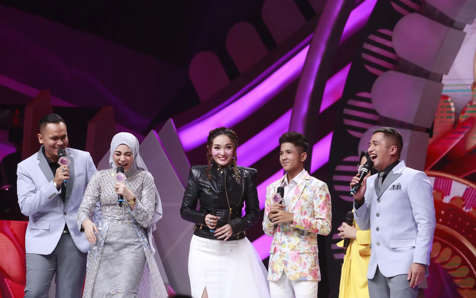 Dapat Hati Juri dan Komentator