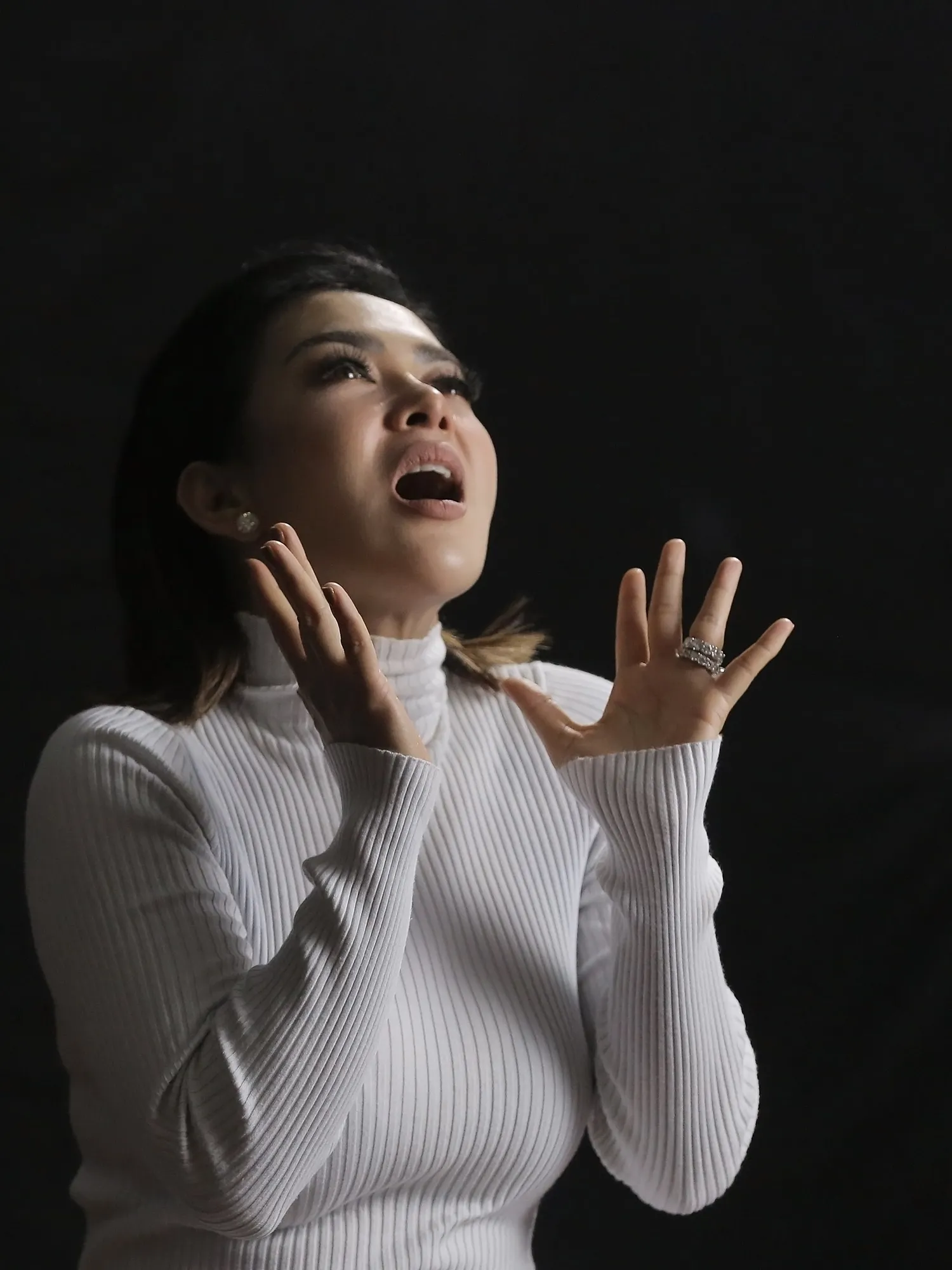 Syahrini santai tanggapi isu dengan Reino Barack / Credit: KapanLagi - Bambang E Ros