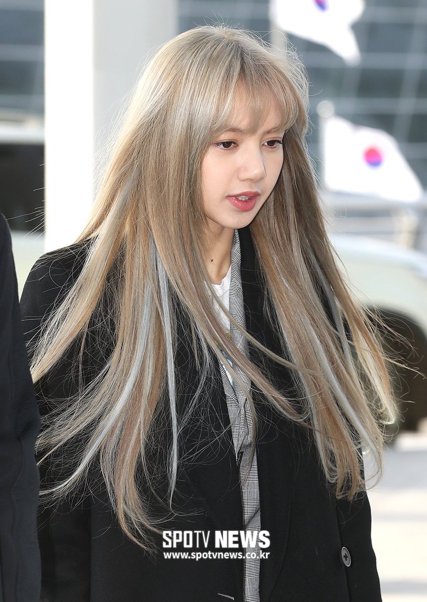 Detail Gaya Warna  Rambut Baru LISA BLACKPINK yang Ramai 