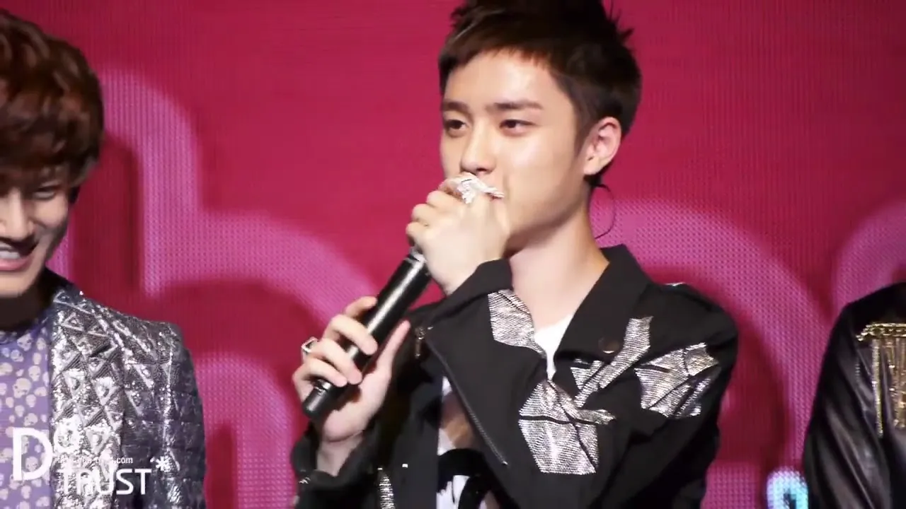 D.O. saat beatboxing © D TRUST