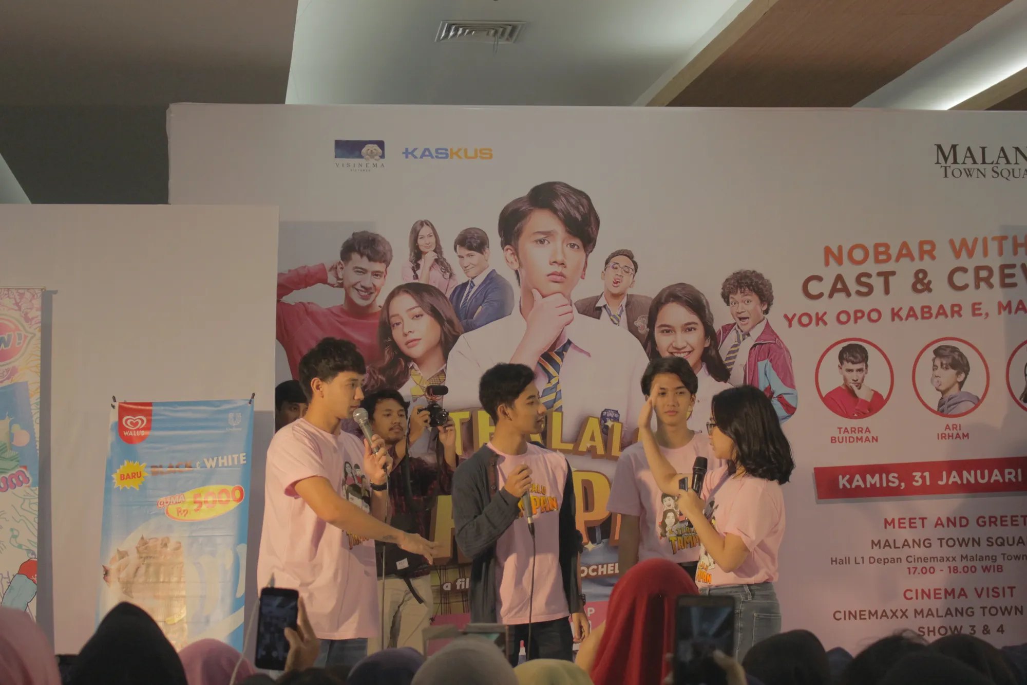 Pemain TERLALU TAMPAN bersama Avisiena © KapanLagi.com/Adie Dwi Dharmawan