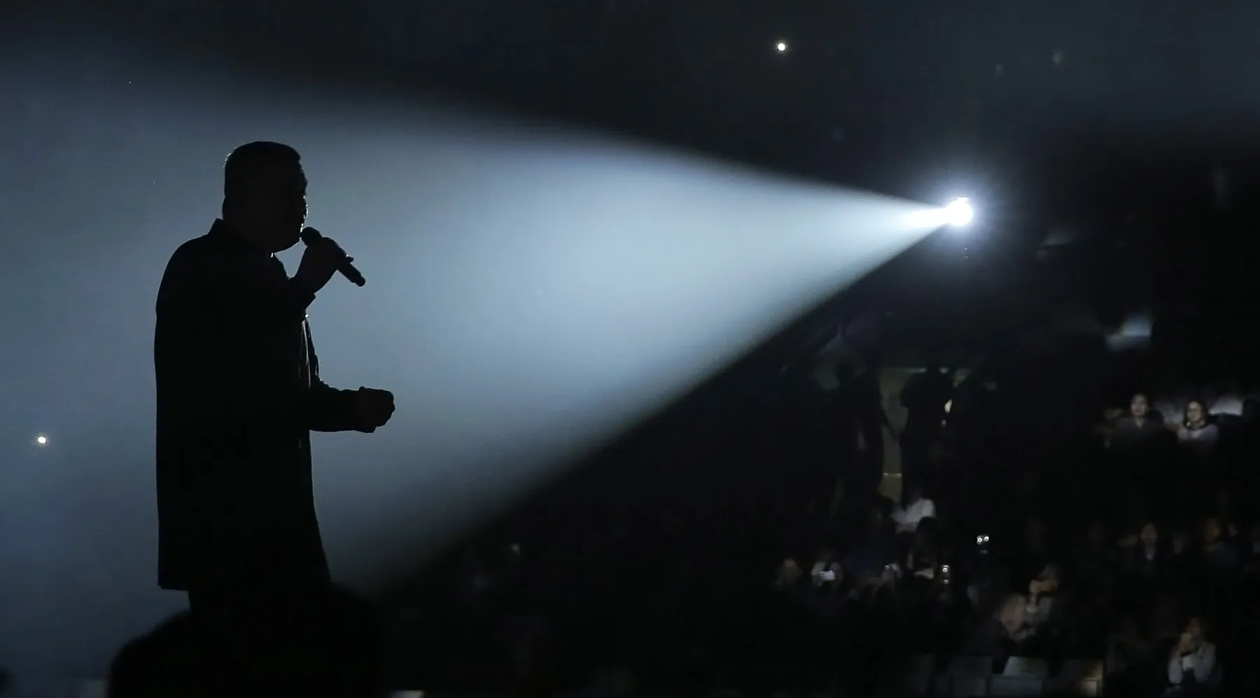 Tulus bawakan beberapa lagu © KapanLagi.com/Bambang E Ros