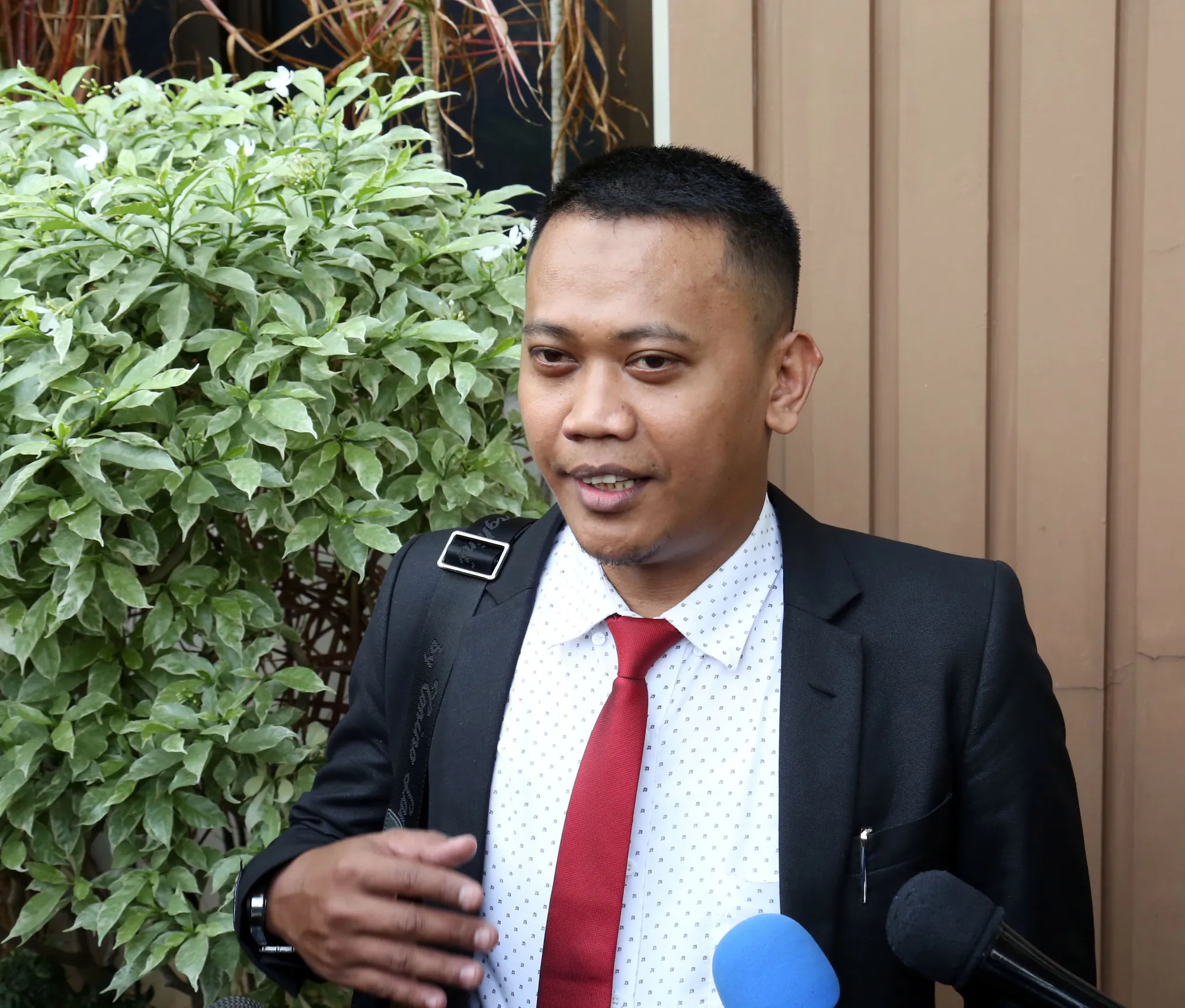 Usman, kuasa hukum Nikita © KapanLagi.com®/Muhammad Akrom Sukarya