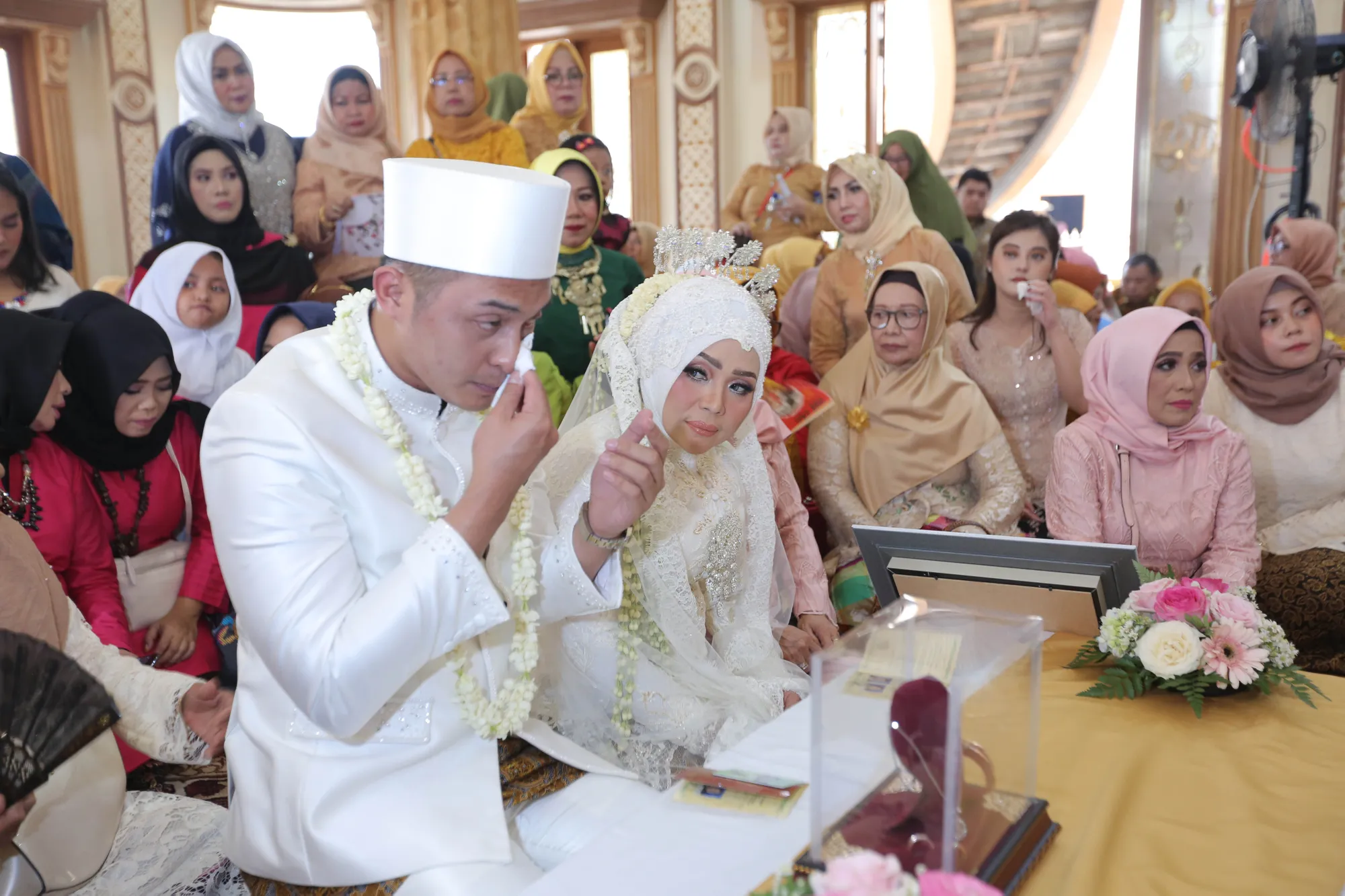 Resmi Menjadi Suami Istri