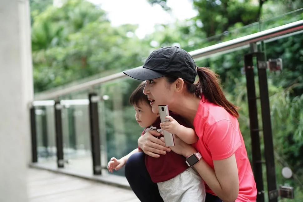 Raphael saat bersama Kartika (credit: instagram.com/kartikadewi20)