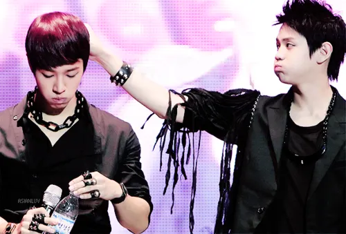 Kikwang dan Yoseob HIGHLIGHT © Istimewa