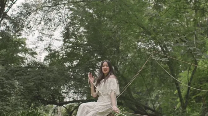 (credit: Stephanie Poetri YouTube channel)