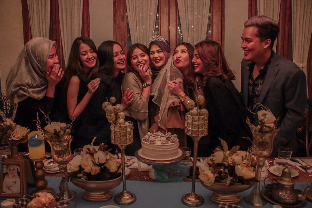 (credit: instagram.com/cutratumeyriska)