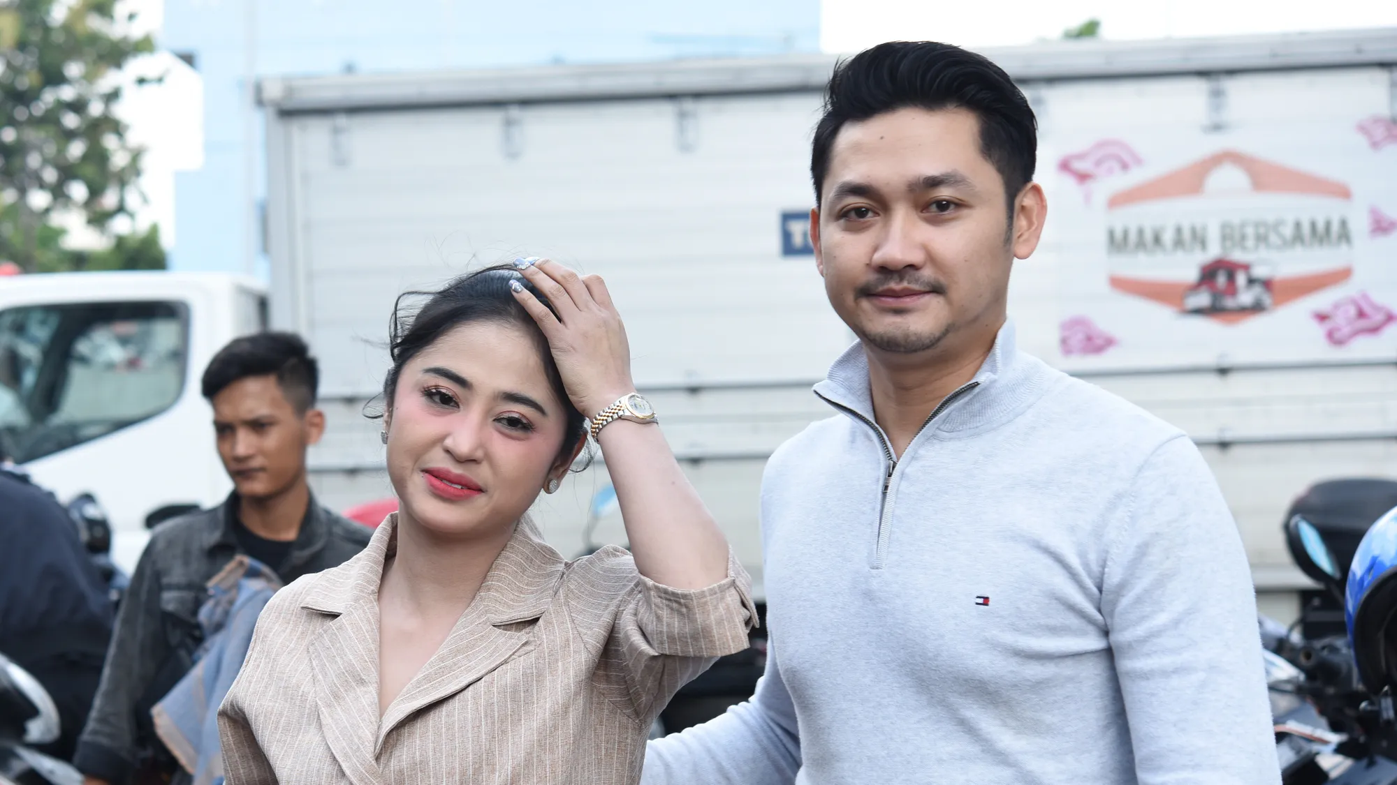 Dewi Perssik ingin damai dengan Rosa Meldianti / Credit: KapanLagi - Deki Prayoga