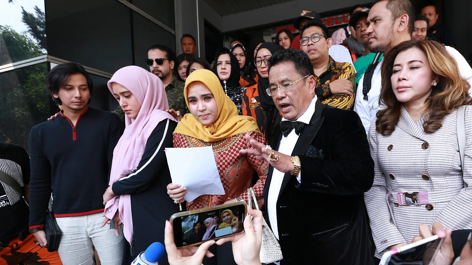 Keluarga Tak Terima