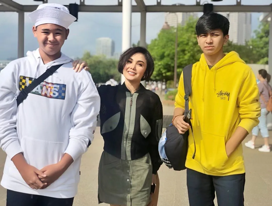 © instagram.com/yunishara36