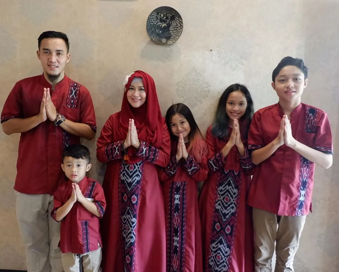 Okie Agustina keluarga © instagram.com/okieagustina_