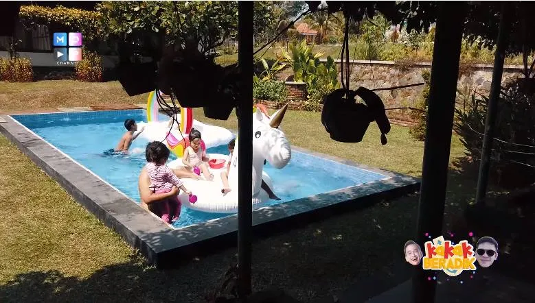 Berenang Bersama