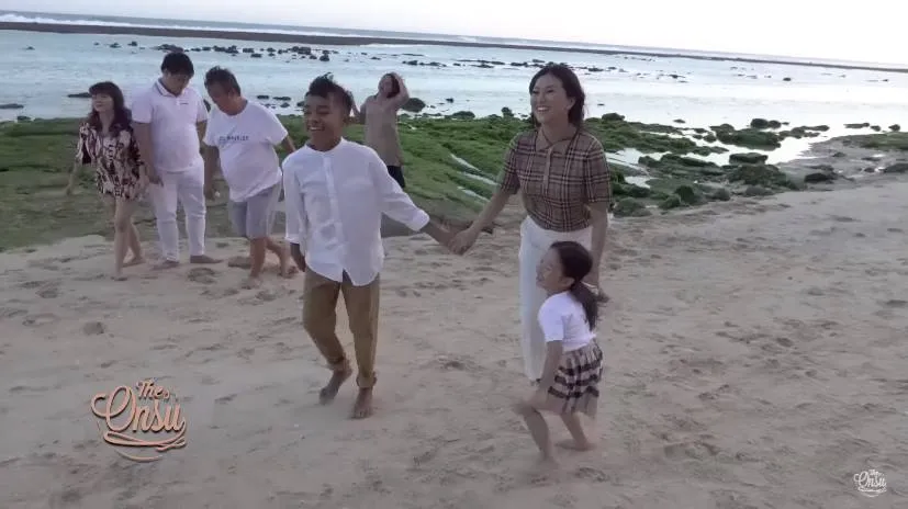 (credit: The Onsu YouTube channel)