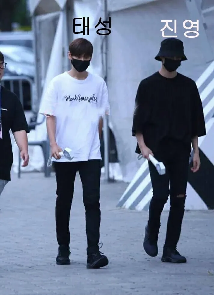 Daesung dan Jinyoung trainee  SM Entertainment © koreaboo.com